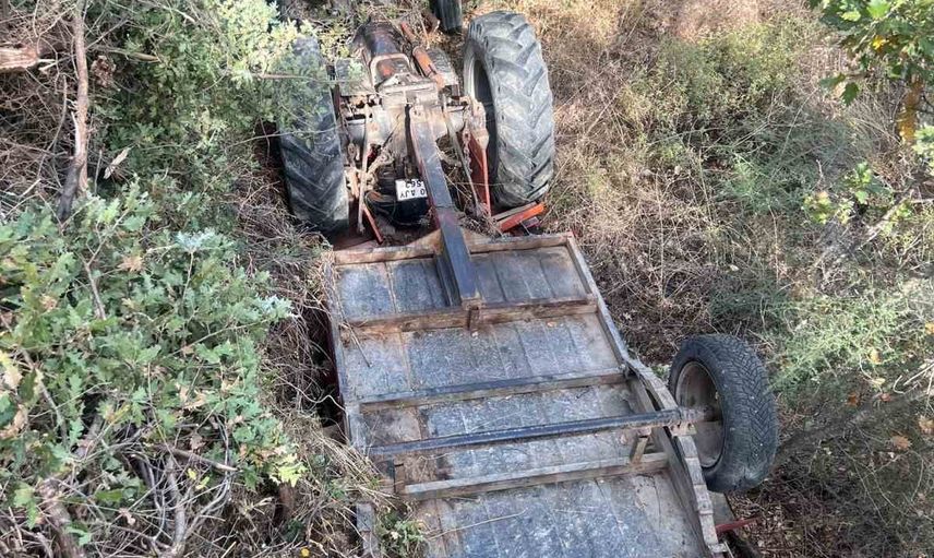 Kırcalar'da tarla yolu kazası: traktör ters döndü, 1 kişi yaralandı