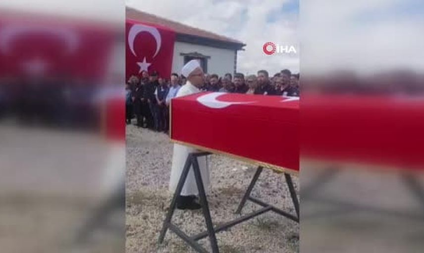 Aile ve meslektaşları uğurladı: Emirgazi'de düğünde yaşamını yitiren uzman çavuş defnedildi