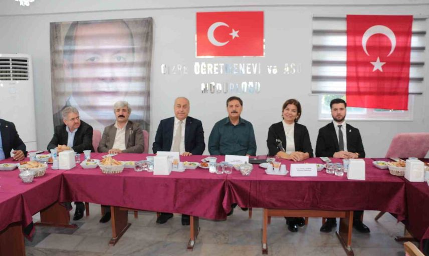 Cizre'de 'inadına kardeşlik' çağrısıyla yürüyen siyaset