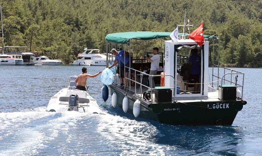 Muğla büyükşehir deniz temizliğinde filoyu 5 atık alım teknesiyle güçlendiriyor
