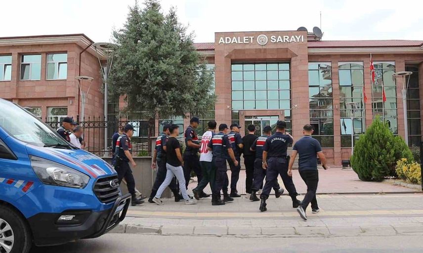 Osmancık'ta yasa dışı bahis ağına darbe: 8 tutuklama