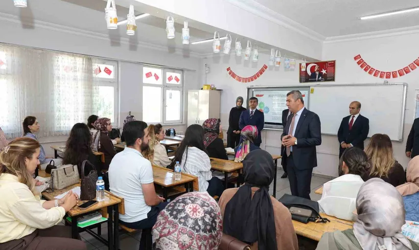 Okul yöneticilerine yeni vizyon: Türkiye Yüzyılı Maarif Modeli Palandöken'de