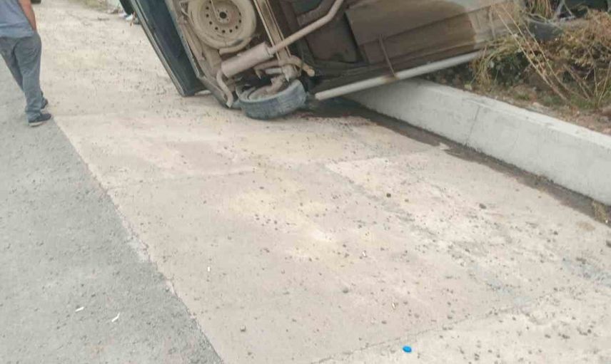 Arsin'de takla atan araçta aynı aileden beş kişi yaralandı