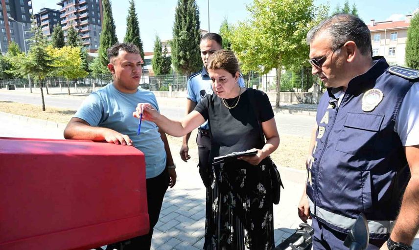 Manisa zabıtasından okul çevrelerinde kapsamlı gıda denetimi