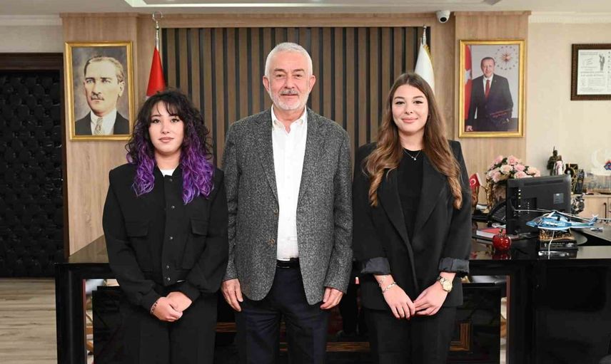 Liseli sanatçının Mürüvvet portresi Başdeğirmen’i duygulandırdı