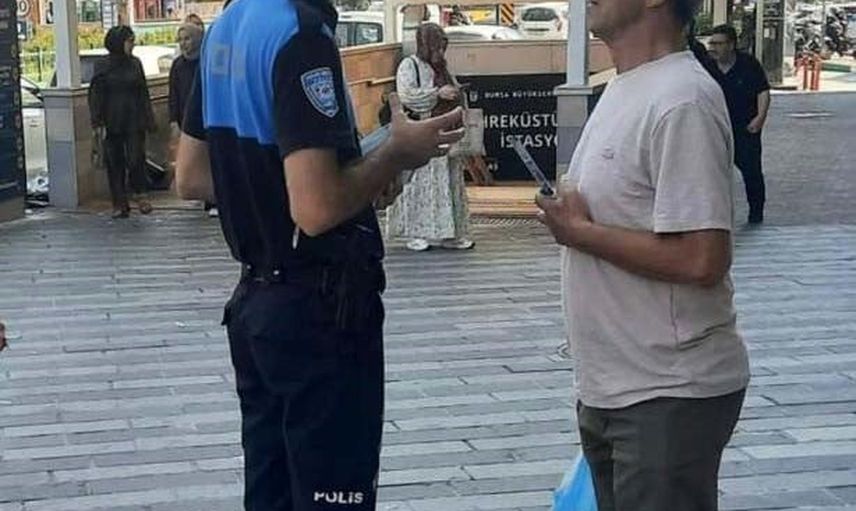 Bursa sokaklarında önleyici polis çalışması: bilgilendirme ve broşür dağıtımı
