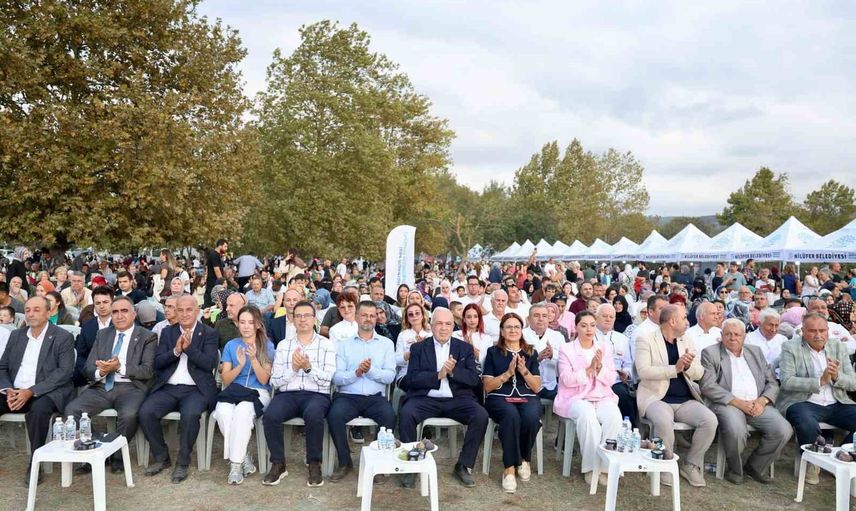 Nilüfer'de incir emeği ve tatları akçalar göl kıyısında kutlandı