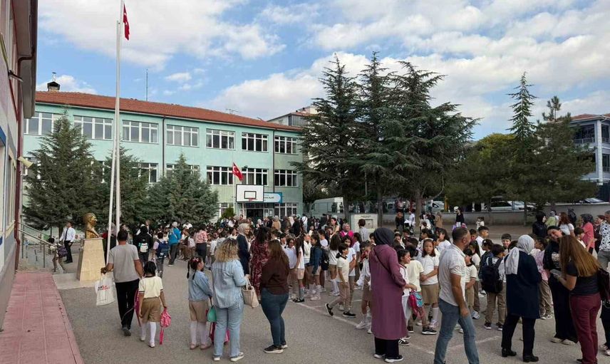 Yeni dönem heyecanı Sivrihisar'ın okullarına yansıdı