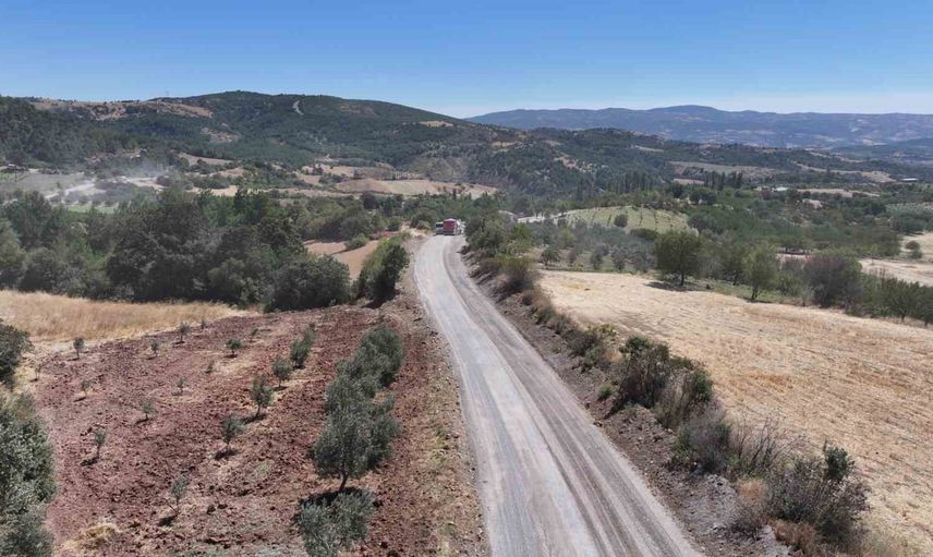 Malaz ile Salur arasındaki yol 27 yıl sonra asfaltla buluştu