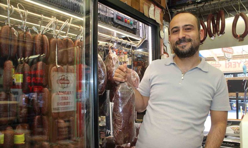 Yaz dönüşü kapalı çarşı pastırmacılara can suyu oldu