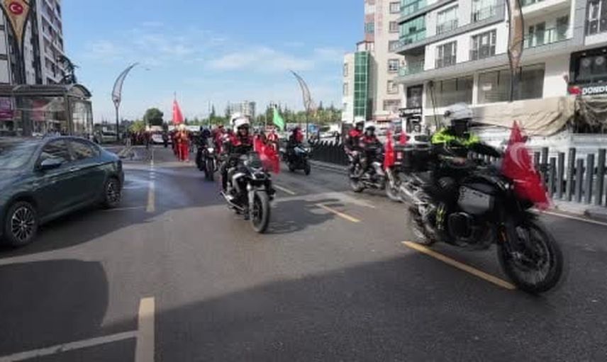 Niğde'de kahramanlarla kardeşlik yolunda yürüyüş