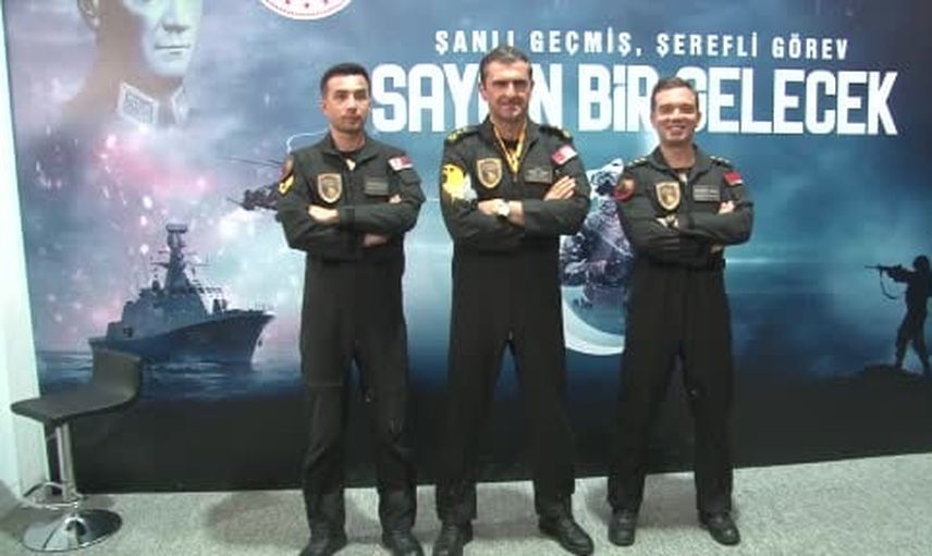 SOLOTÜRK sahnede rol model oldu: gençlere gökyüzünü hedefleyin çağrısı