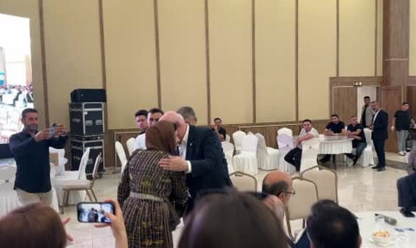 Fistanıyla kürsüye çıkan berivan, kadınların pazar talebini dile getirdi