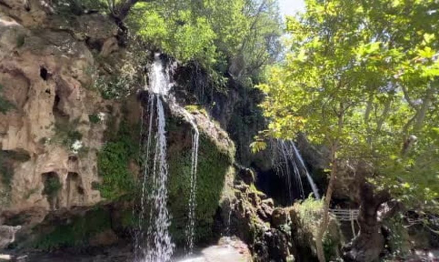 Sıcaklardan kaçıp serinleyenlerin adresi Savruk Şelalesi