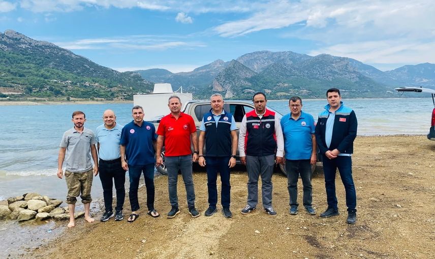 Kozan'da barajlar sürdürülebilir balıkçılıkla güçlendirildi: 665 bin sazan bırakıldı