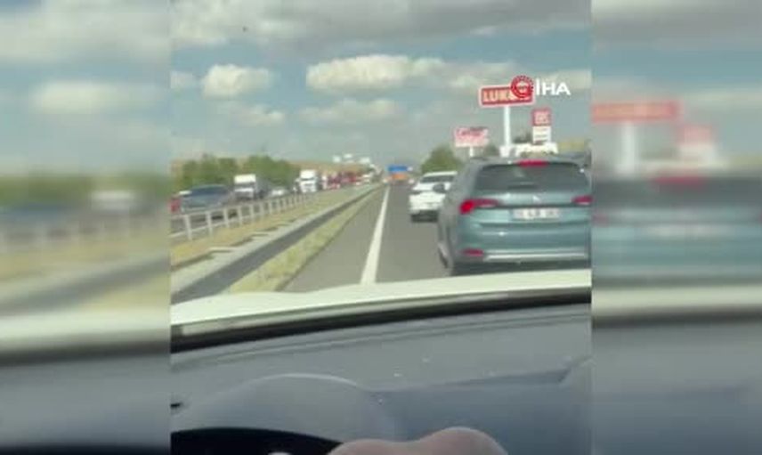 Temelli mevkiinde çarpışma: halk otobüsü ve kamyonun karıştığı kaza