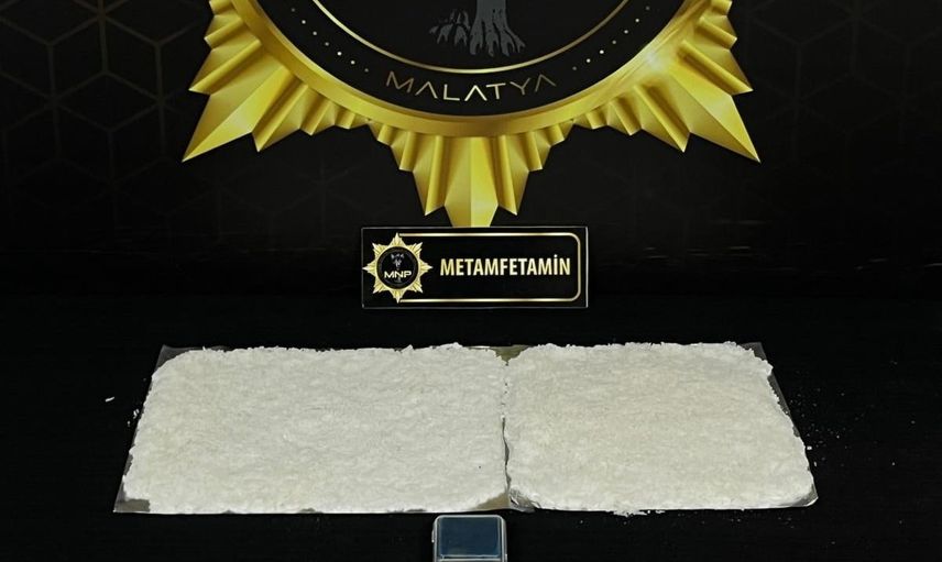 Malatya'da takipli operasyonda sokak satışına yönelik 900 gram metamfetamin ele geçirildi
