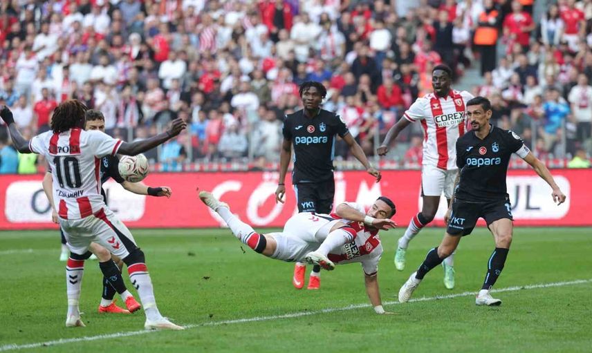 Trabzonspor Samsun'da üstünlüğünü ilan etti: 3-0