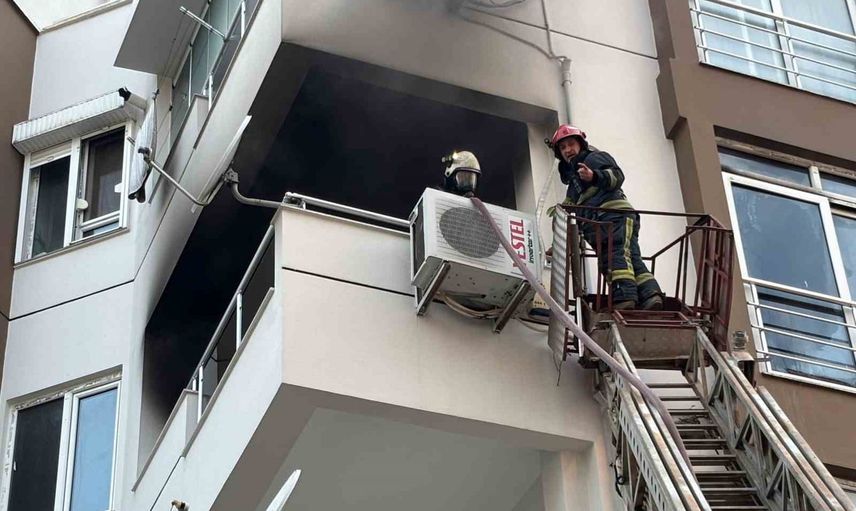 Konyaaltı Hurma'da boş dairede çıkan yangın kullanılamaz hale getirdi