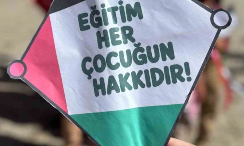 Patnos'ta çocuklardan gökyüzüne barış çağrısı