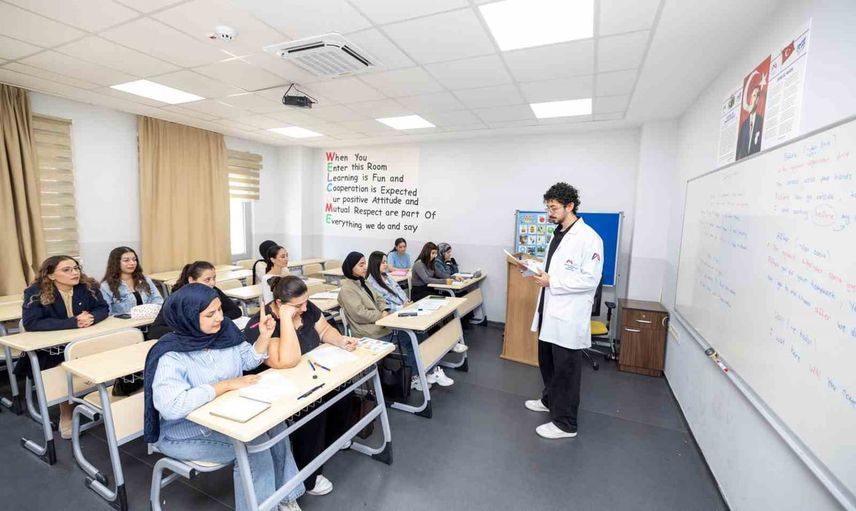 MERCEK’te ücretsiz İngilizce kursları katılımcıların konuşma becerilerini güçlendiriyor