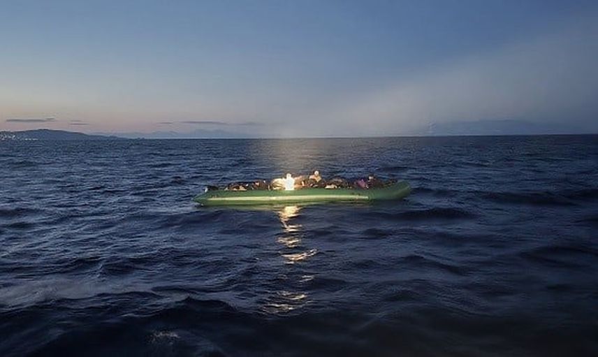 izmir açıklarında iki ayrı müdahalede 67 düzensiz göçmenle karşılaşıldı