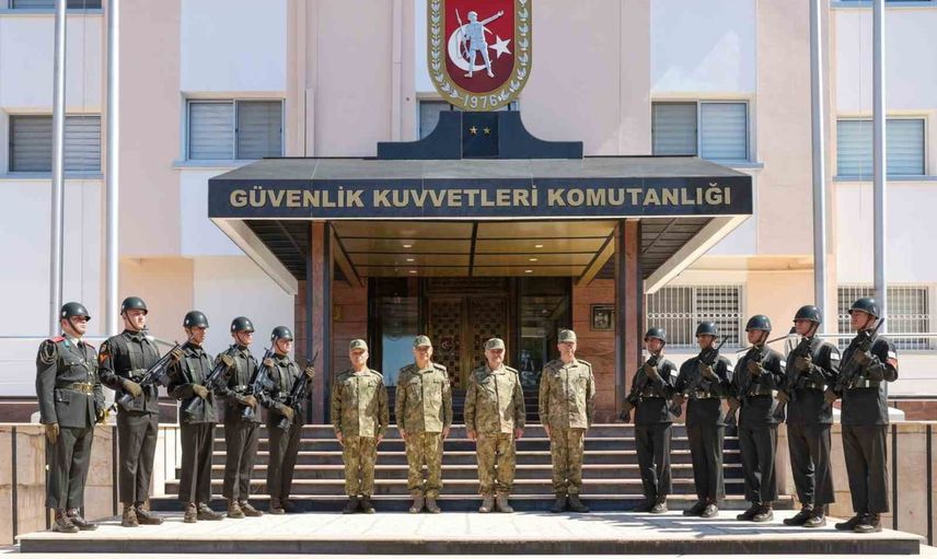 KKTC'de Kıbrıs Türk Barış Kuvvetleri Komutanlığı'nda devir teslim töreni