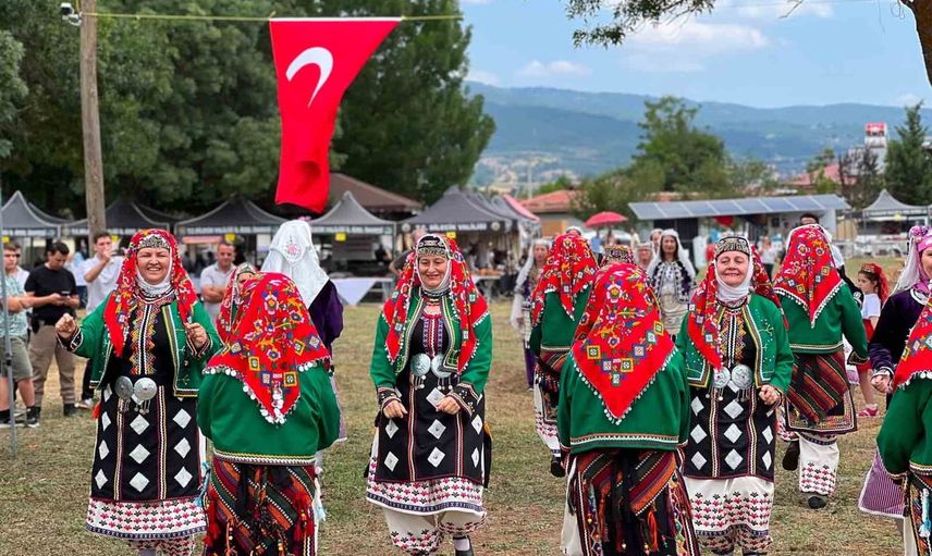 Kınık'ta çömlek geleneği kortejle ve stantlarla canlandı