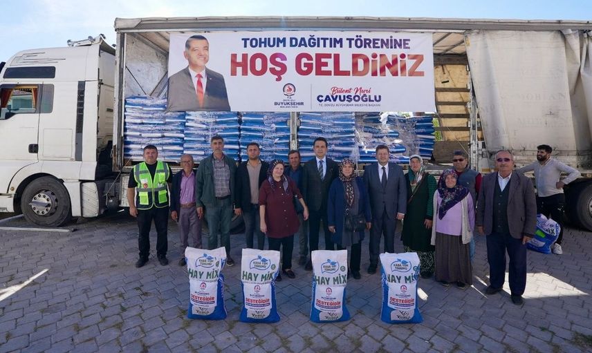 Denizli'de 5’li karışım tohum desteğiyle 2.065 üreticiye 170,4 ton ulaştırılıyor