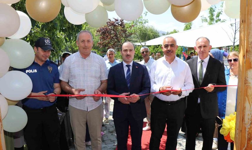 Oltu'da kadın emeği sahne aldı: 130 kursiyerin el ürünleri görücüye çıktı