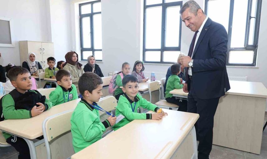 Eğitim heyecanı Aziziye Zübeyde Hanım İlkokulu'nda başladı