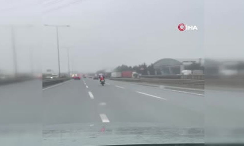 Tehlikeli motosiklet manevraları sultangazi'de cep telefonu kamerasına yansıdı