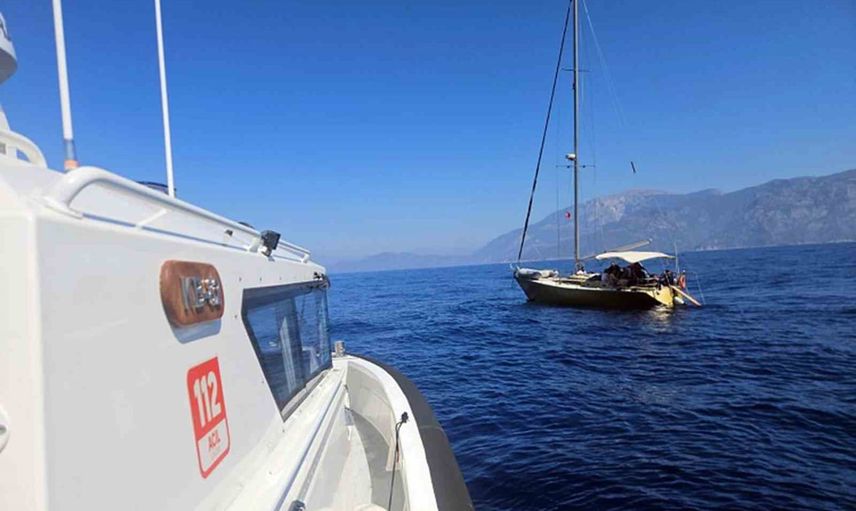 Yelkenlide yakalananların 16'sı çocuk: Fethiye açıklarında 64 düzensiz göçmen