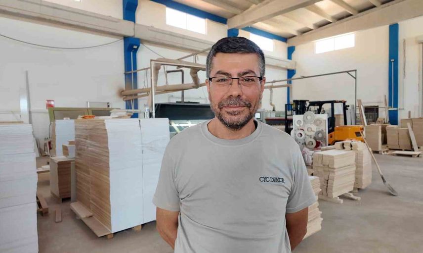 Memleketine atölye kurdu: Erciş'te 28 kişiye istihdam sağlıyor