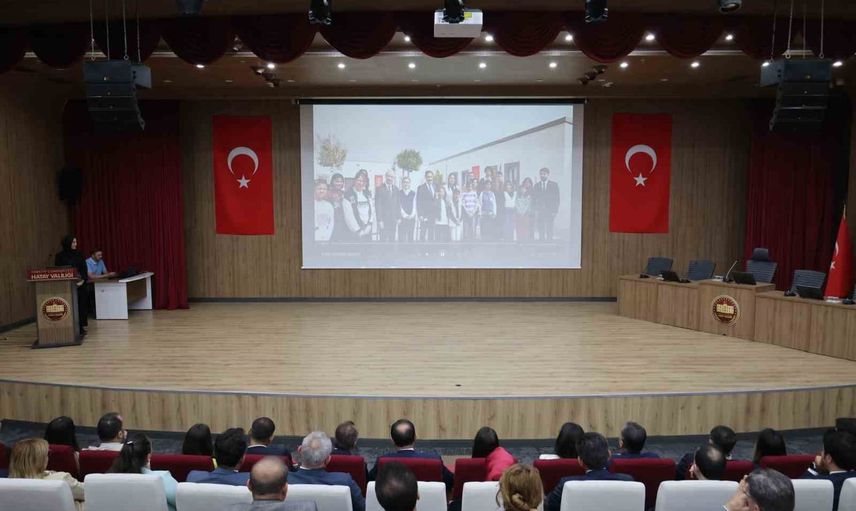 Hatay'da sosyal projeler ve destek çalışmalarının kapsamlı değerlendirmesi yapıldı