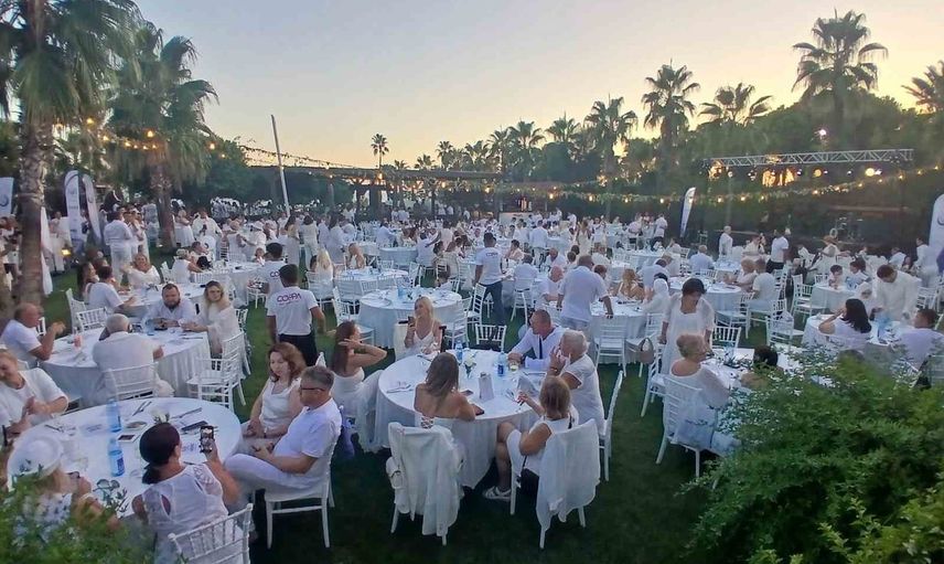 Antalya'da 450 kişilik Rus acente heyeti sezonu gala ile değerlendirdi