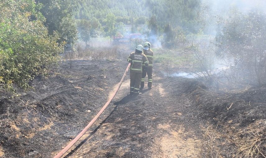 safranbolu'da ot yangını baraka küle dönerken evler zarar görmeden söndürüldü