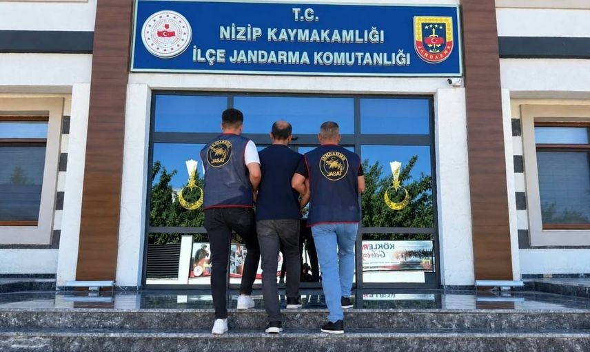 Jandarma ekipleri Nizip'te 12 yıl 2 ay cezası bulunan şüpheliyi yakaladı