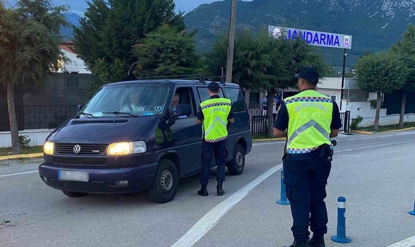 Muğla'da haftalık trafik kontrollerinde 24 bin 406 araç incelendi, 45 ehliyet geçici alındı