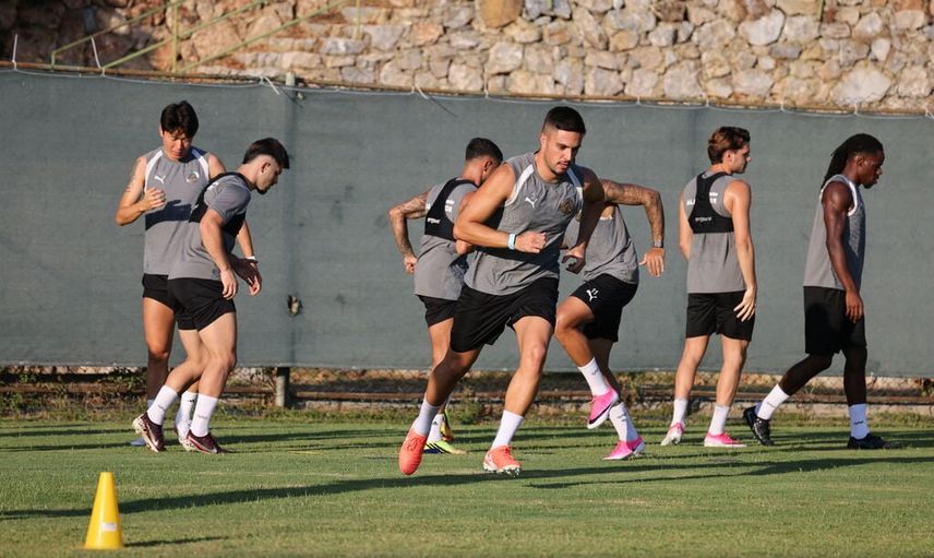 Alanyaspor Rizespor maçı için taktik ve tempo artırdı