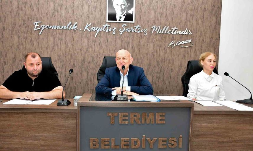 Terme belediyesinden Suriye'ye çöp kamyonu bağışı