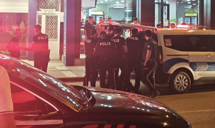 Adıyaman Atatürk Caddesi'nde sokak kavgası: bir kişi yaralandı, üç kişi gözaltına alındı