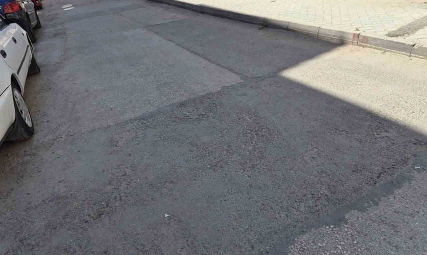 Kurtuluş Mahallesi'nde altyapı sonrası onarılmayan yollar sürücülere zorluk çıkarıyor