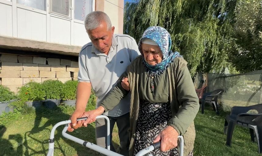 Oğlunun fedakârlığıyla hayat bulan anne: 20 yıldır süren bakım