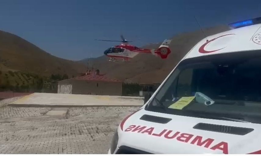 Bahçesaray'da yüksekten düşen kişi helikopter ambulansla Van'a sevk edildi