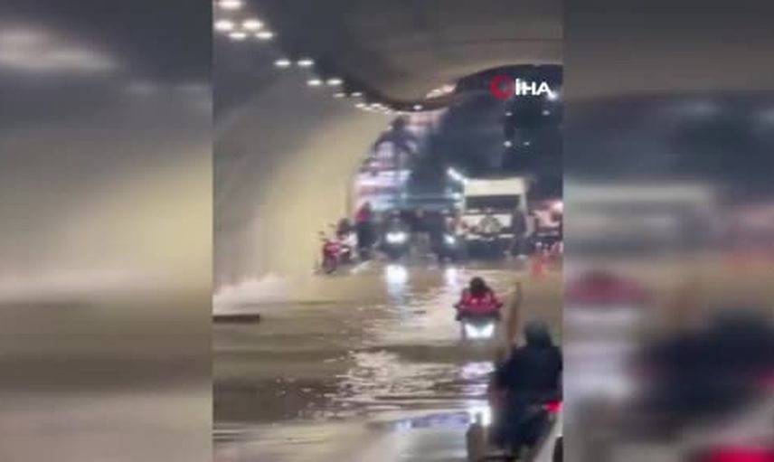 Pendik'te alt geçitte mahsur kalan baba ve kızın bekleyişi