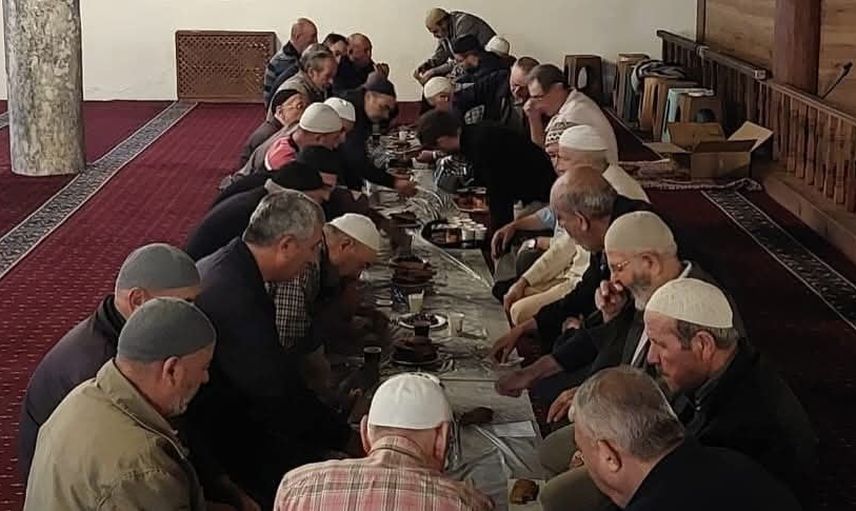 Şuhut’ta sabah namazı buluşmaları birlik ve manevi paylaşımı öne çıkarıyor