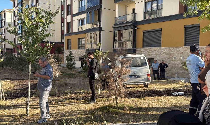 Eskişehir'de minibüs bahçeye uçtu: 8 kişi yaralandı