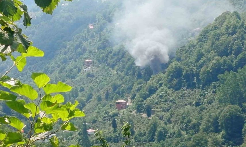 Mahalle dayanışması evin yanmasını engelledi: odunluk yangınında 1 yaralı