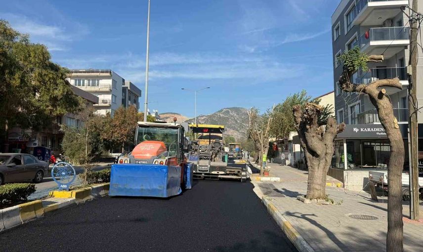 Aydın'da ulaşım atağı: 17 ilçede eş zamanlı yol ve bakım çalışmaları